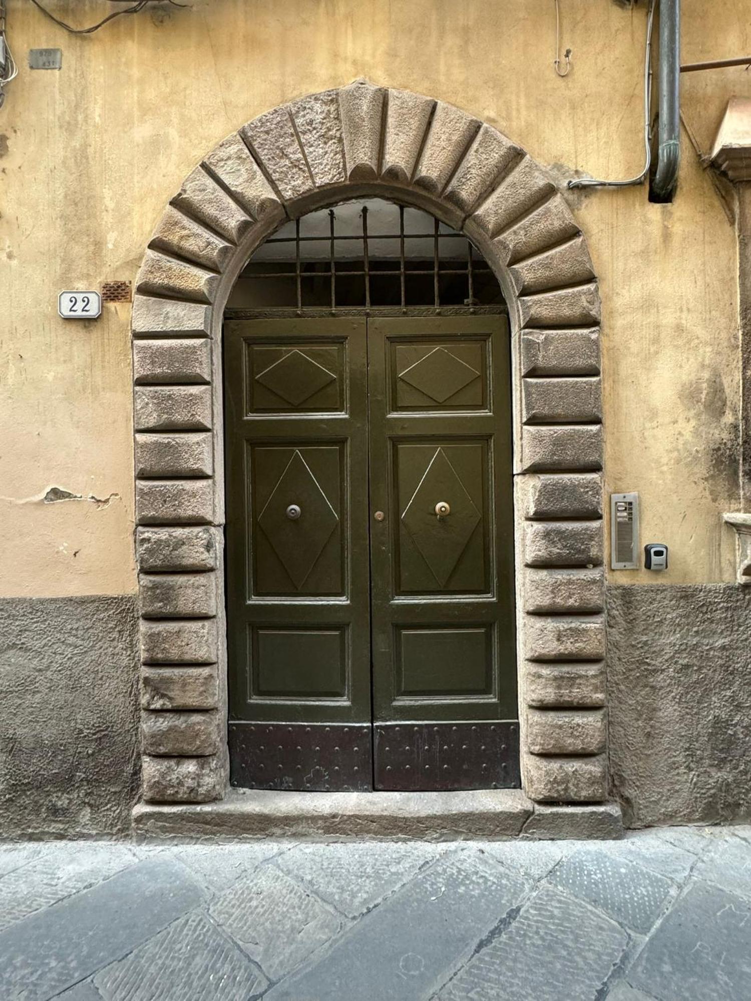 La Casa Del Galletto - At The Top Of The City Lucca Luaran gambar