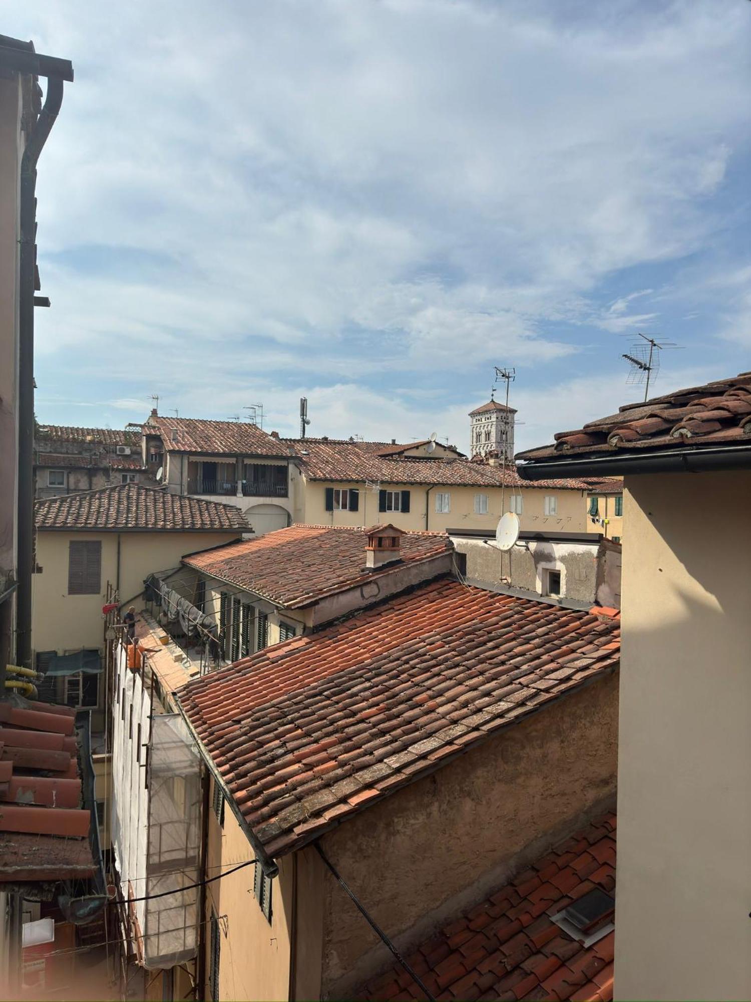La Casa Del Galletto - At The Top Of The City Lucca Luaran gambar